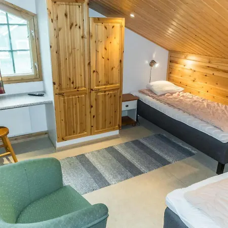 Lauri 4 Iso By Interhome *