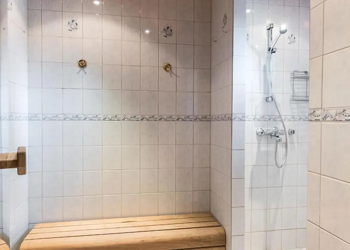 Lauri 4 Iso By Interhome レヴィ